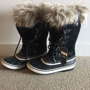 Joan of Arctic Sorel women’s boots size 7 NWT